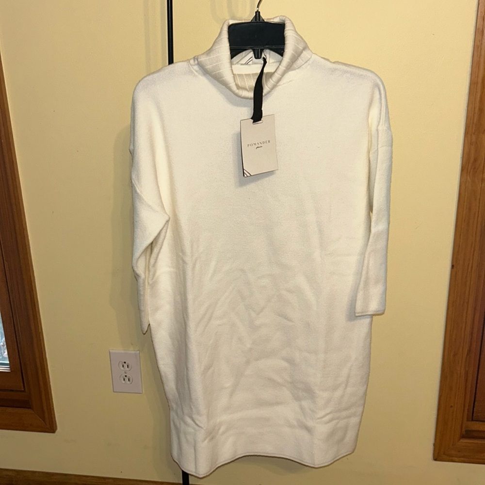 White Noir Vivianne Dress
POMANDER PLACE - Picture 13 of 16